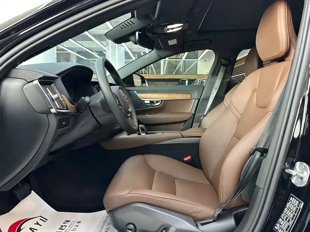 Volvo S90 — фото 8