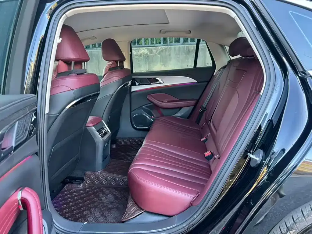 Hongqi H5 — фото 10