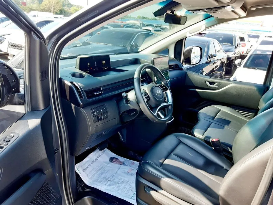 Hyundai Staria — фото 2