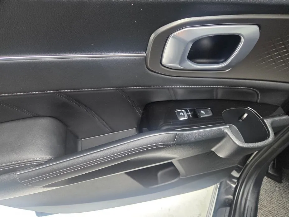 Kia Sorento — фото 7