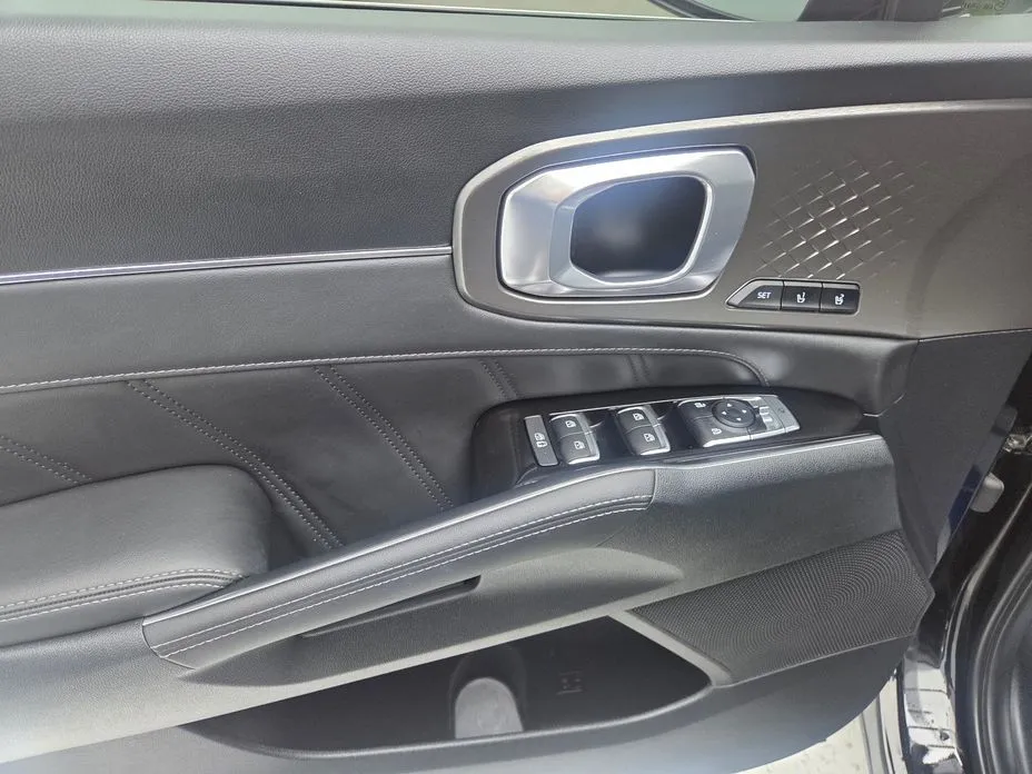 Kia Sorento — фото 10