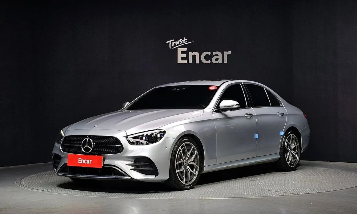 Mercedes-Benz E-Class — фото 1