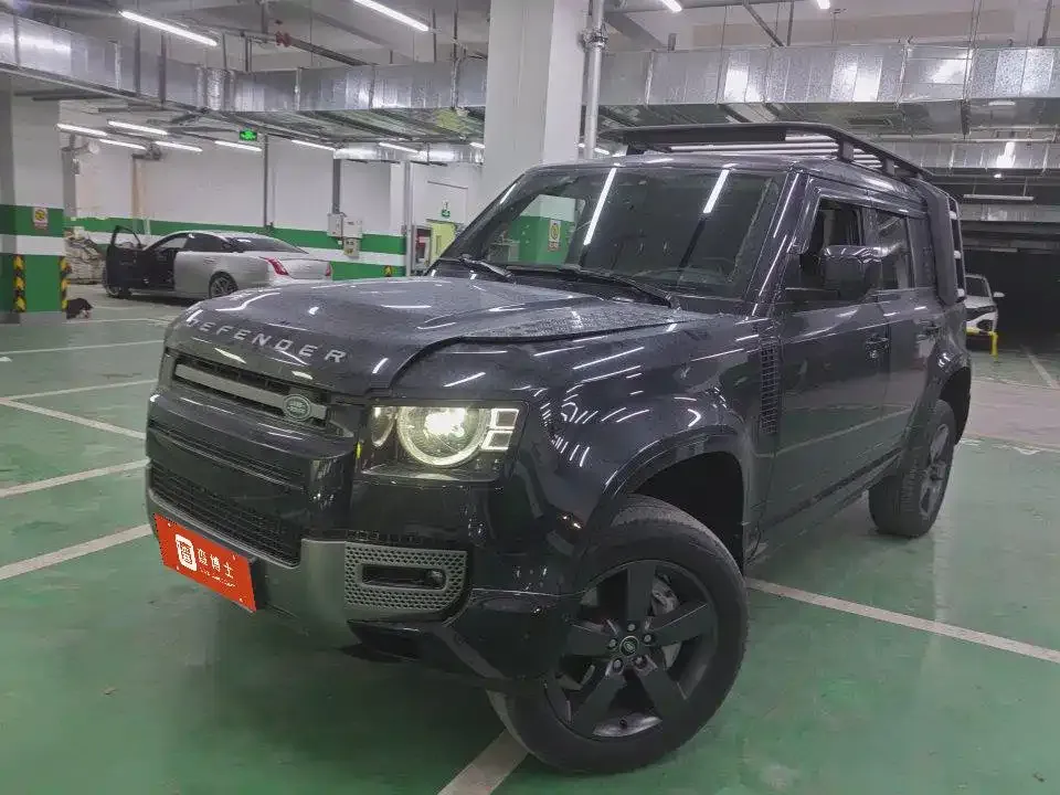 Land Rover Defender — фото 1