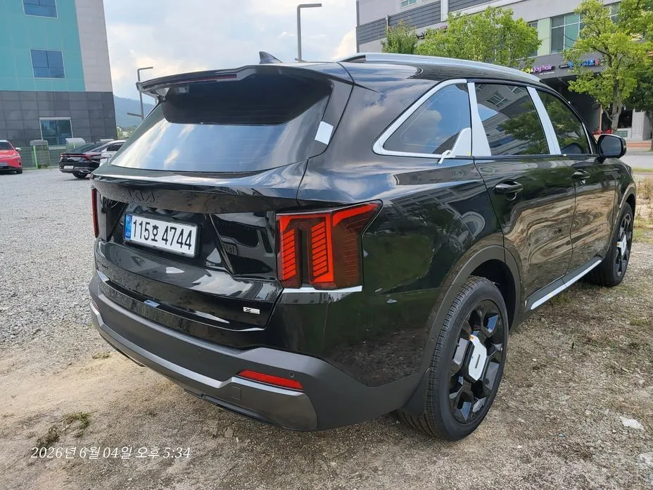 Kia Sorento — фото 10