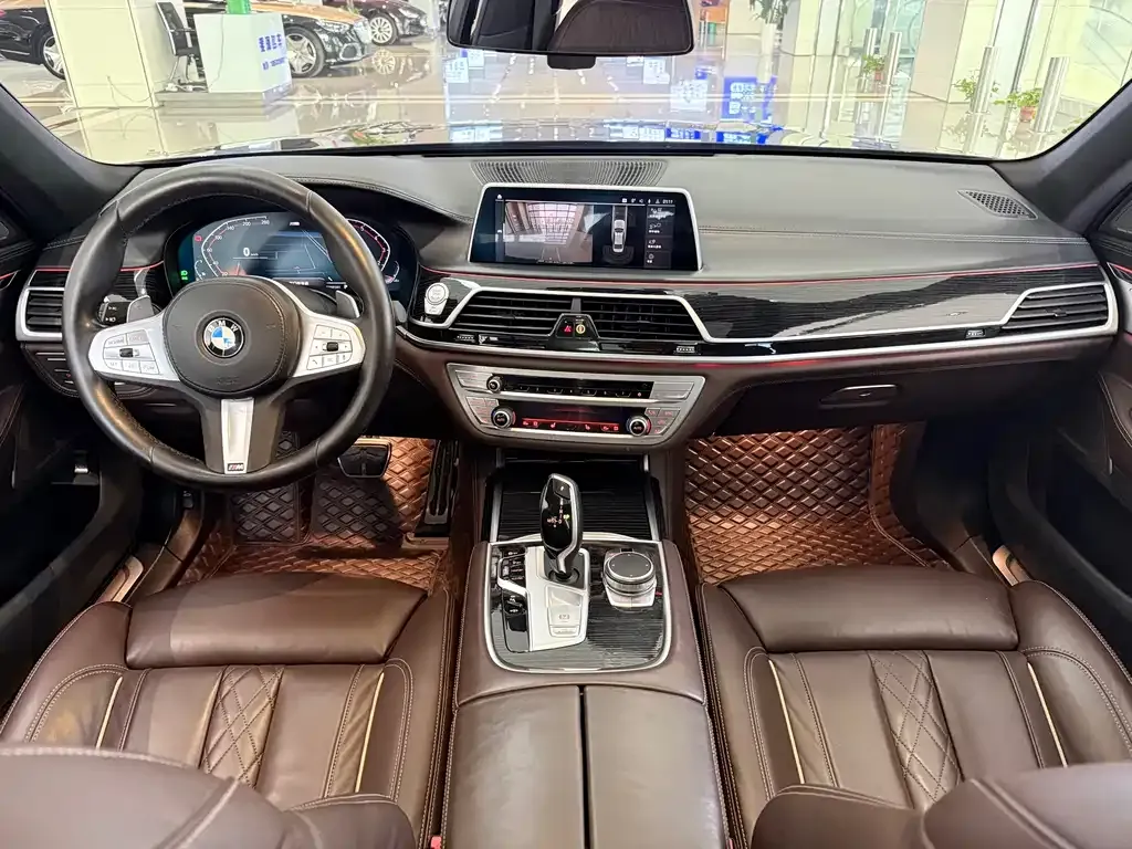 BMW 7 Series — фото 10