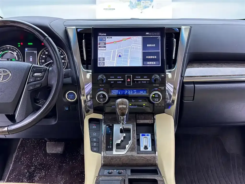 Toyota Vellfire — фото 9