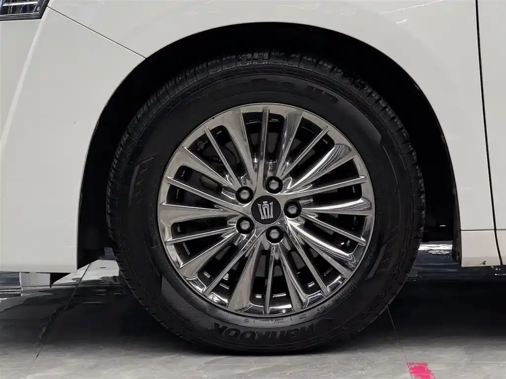 Toyota Vellfire — фото 4