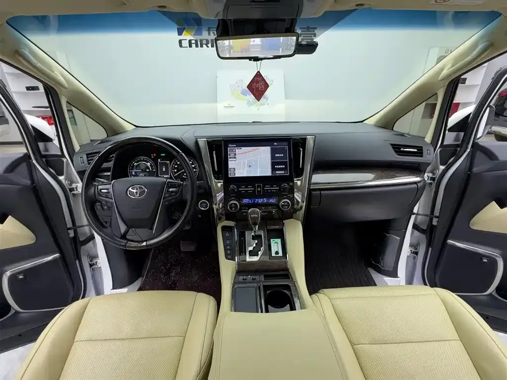 Toyota Vellfire — фото 5