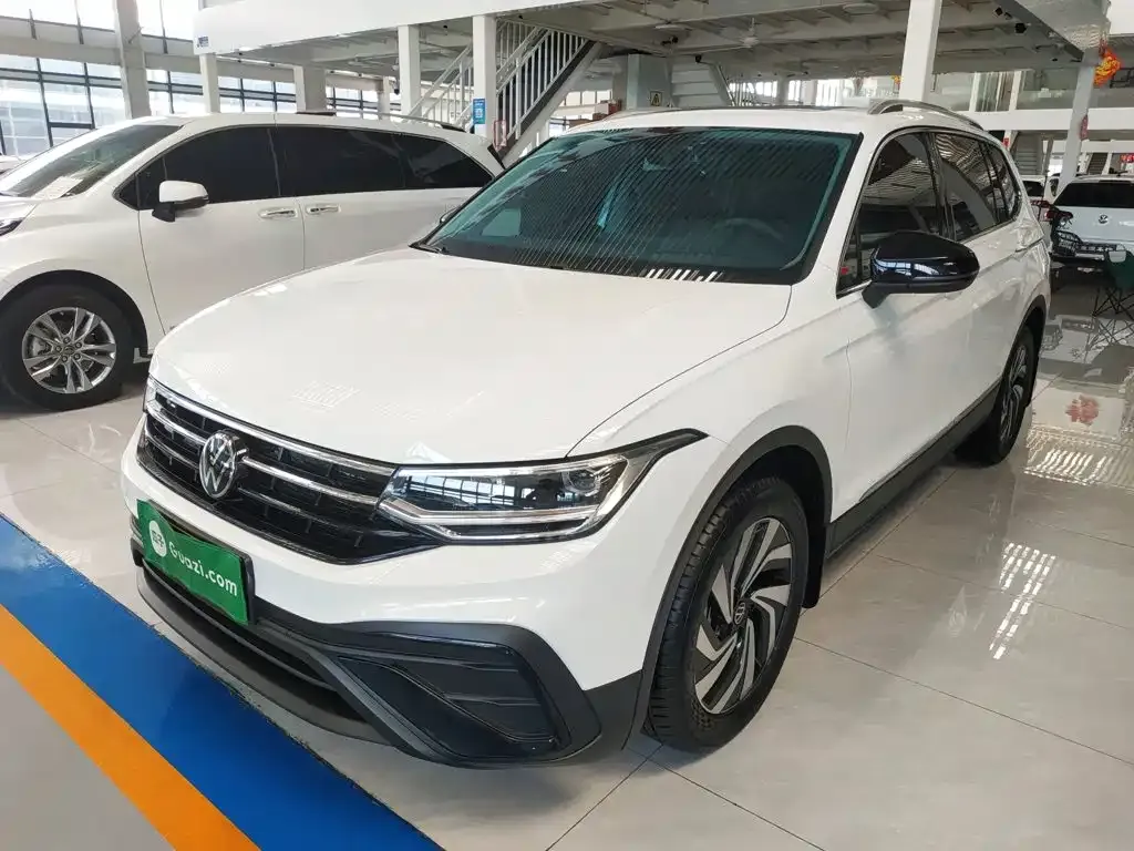 Volkswagen Tiguan L — фото 7