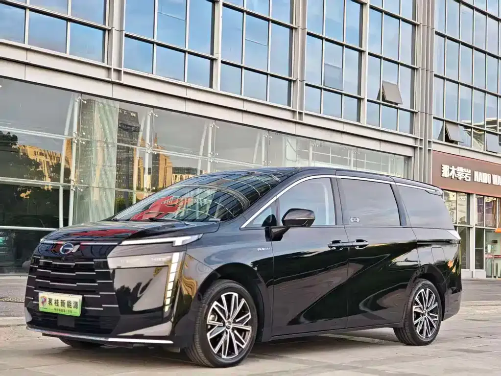 GAC Motor 传祺E8 PHEV — фото 1
