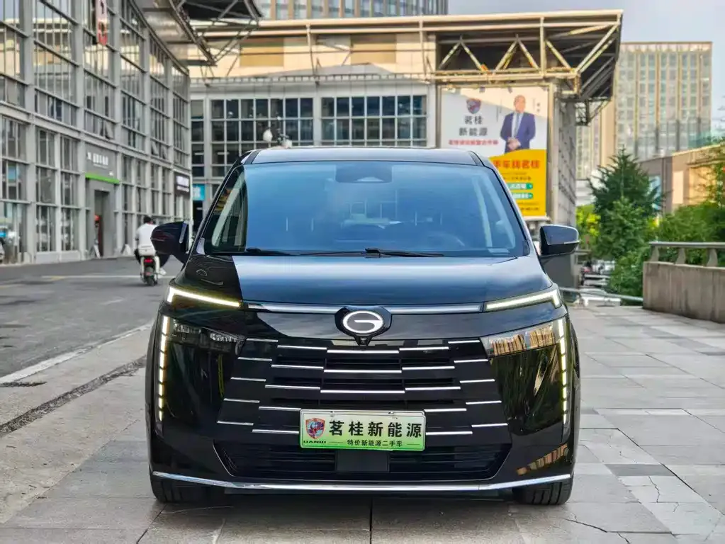 GAC Motor 传祺E8 PHEV — фото 8