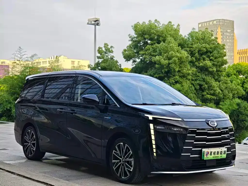 GAC Motor 传祺E8 PHEV — фото 7