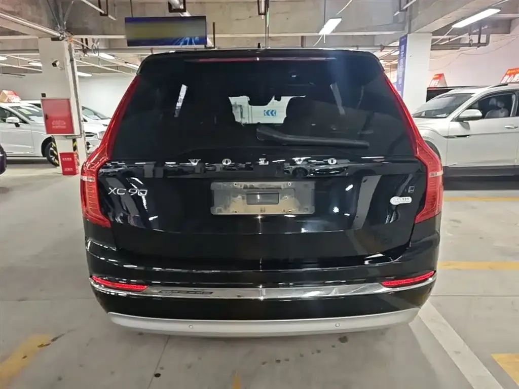 Volvo XC90 — фото 9