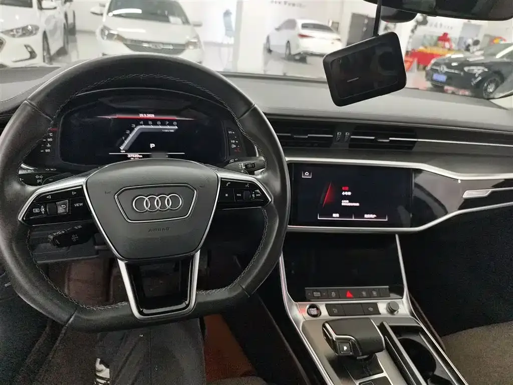 Audi A7L — фото 8