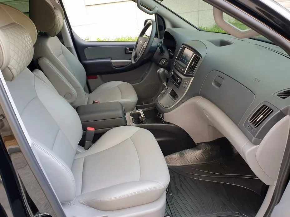 Hyundai Starex — фото 1