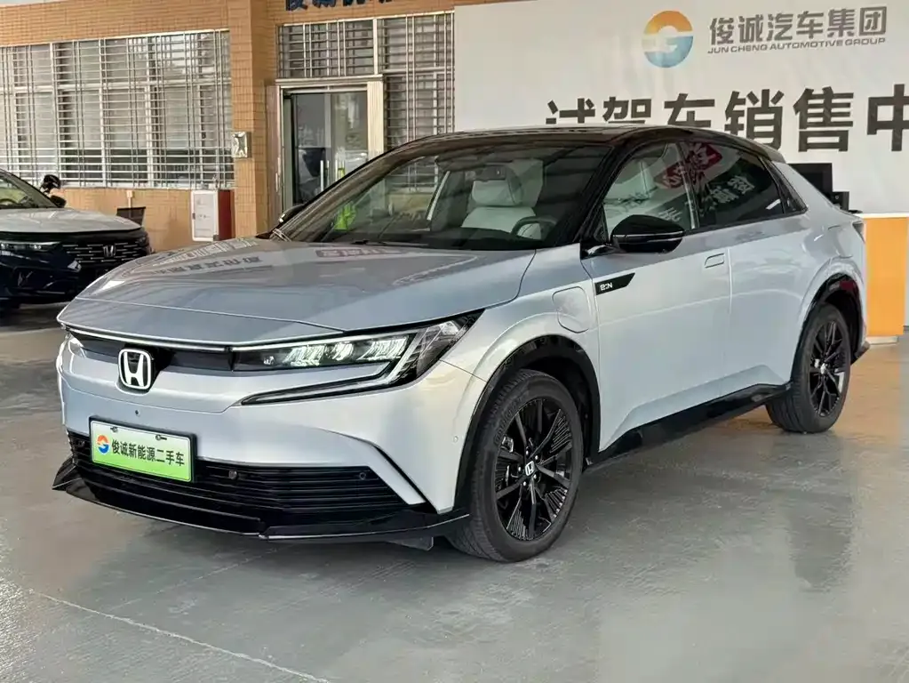 Honda e:NP2 — фото 1