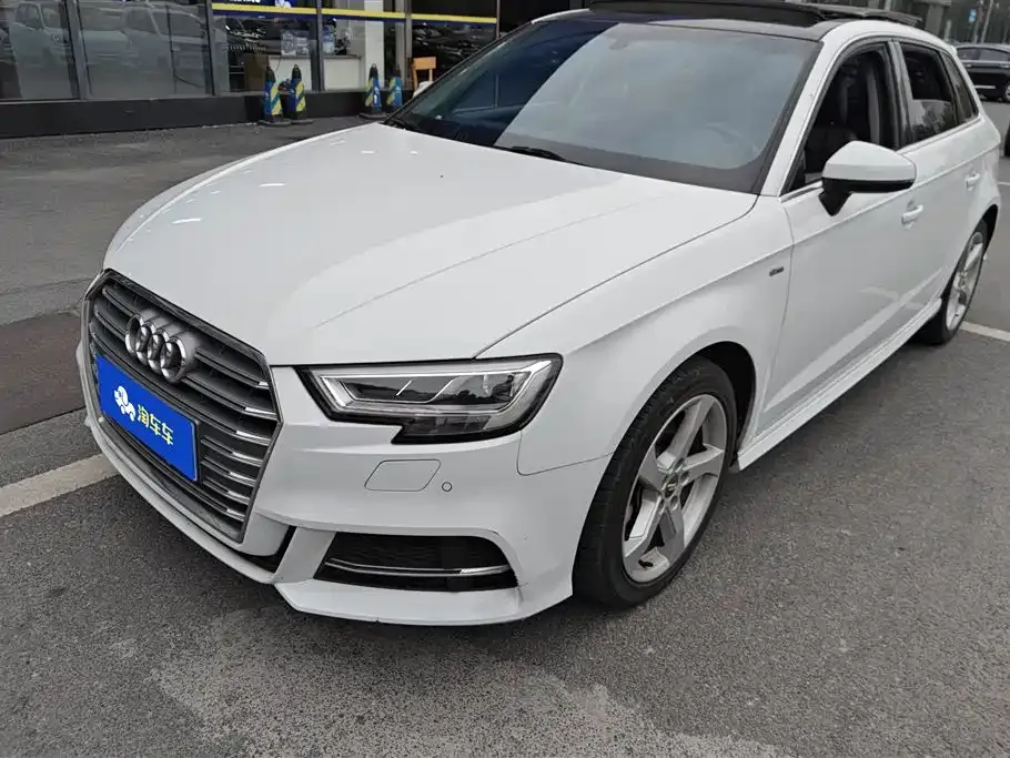 Audi A3 — фото 1