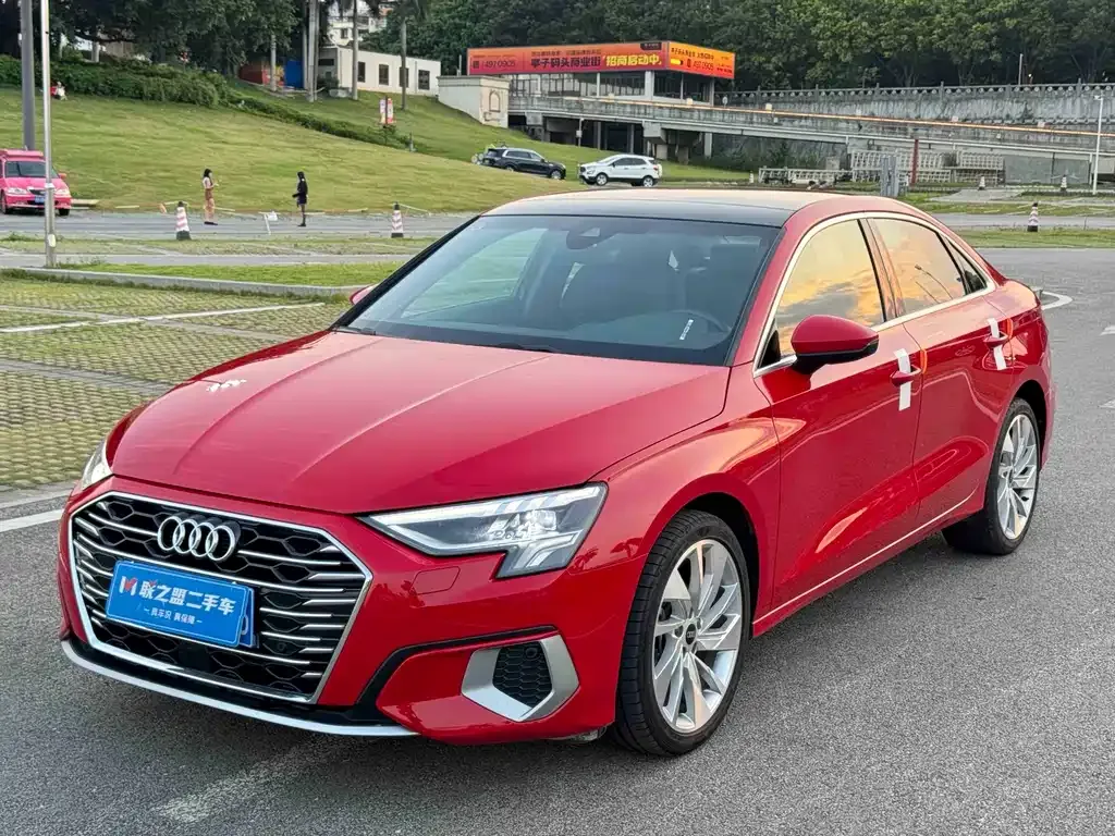 Audi A3 — фото 1