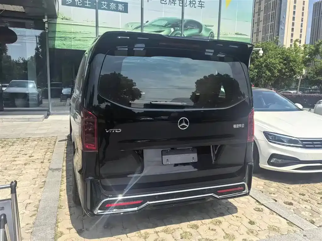 Mercedes-Benz Vito — фото 1