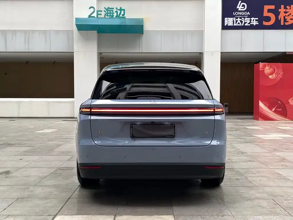Li Auto i8 — фото 3