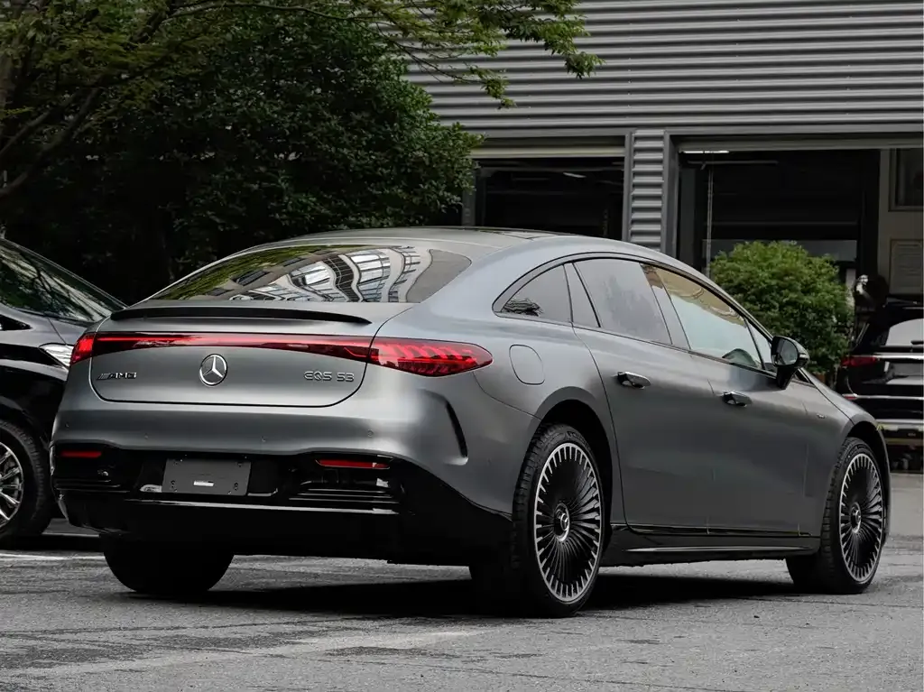 Mercedes-Benz EQS AMG — фото 7