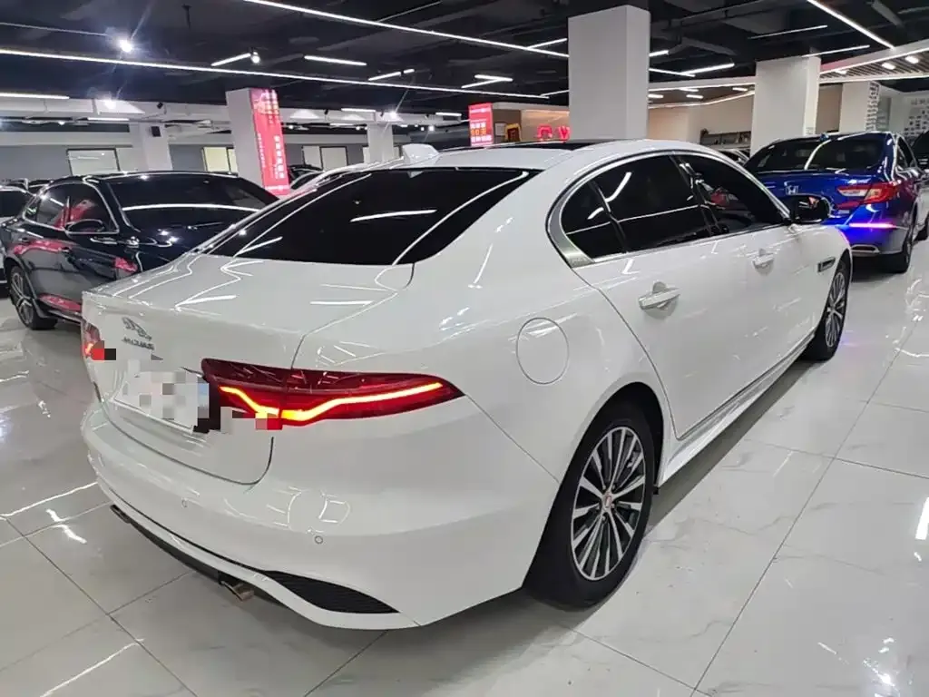 Jaguar XEL — фото 10