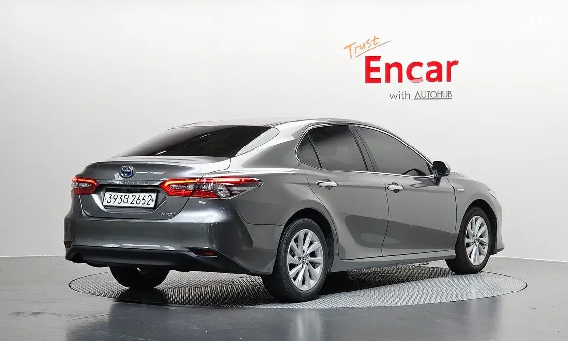 Toyota Camry — фото 4