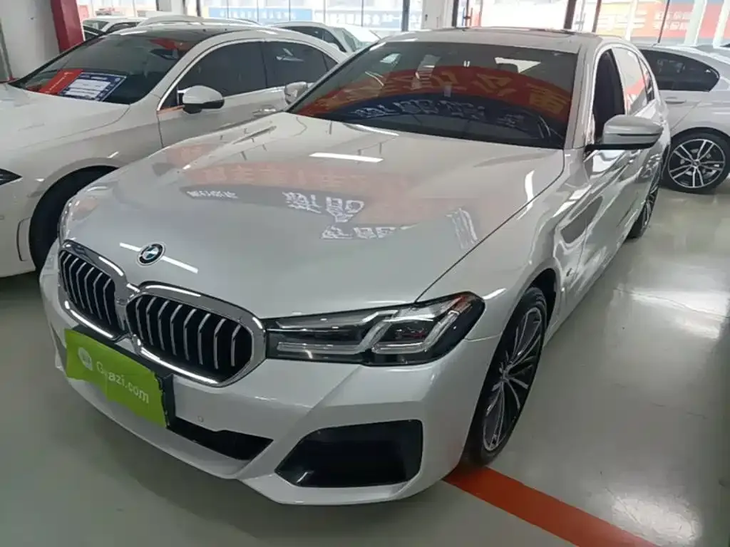 BMW 5 Series — фото 1