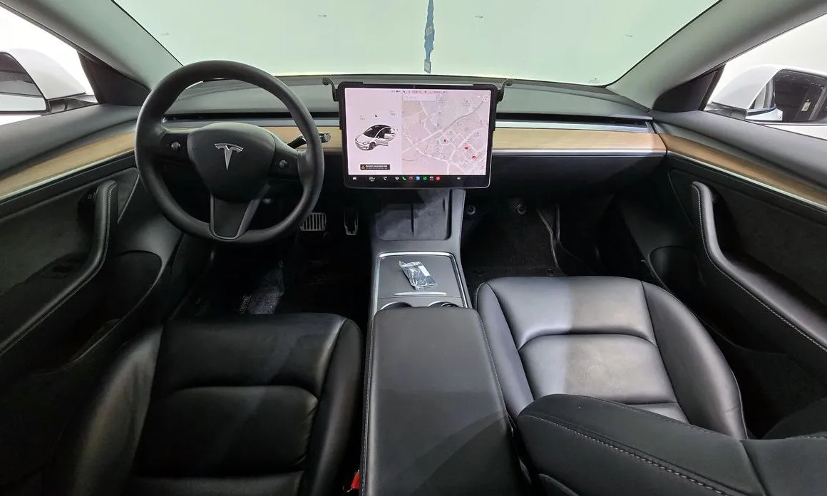 Tesla Model 3 — фото 6