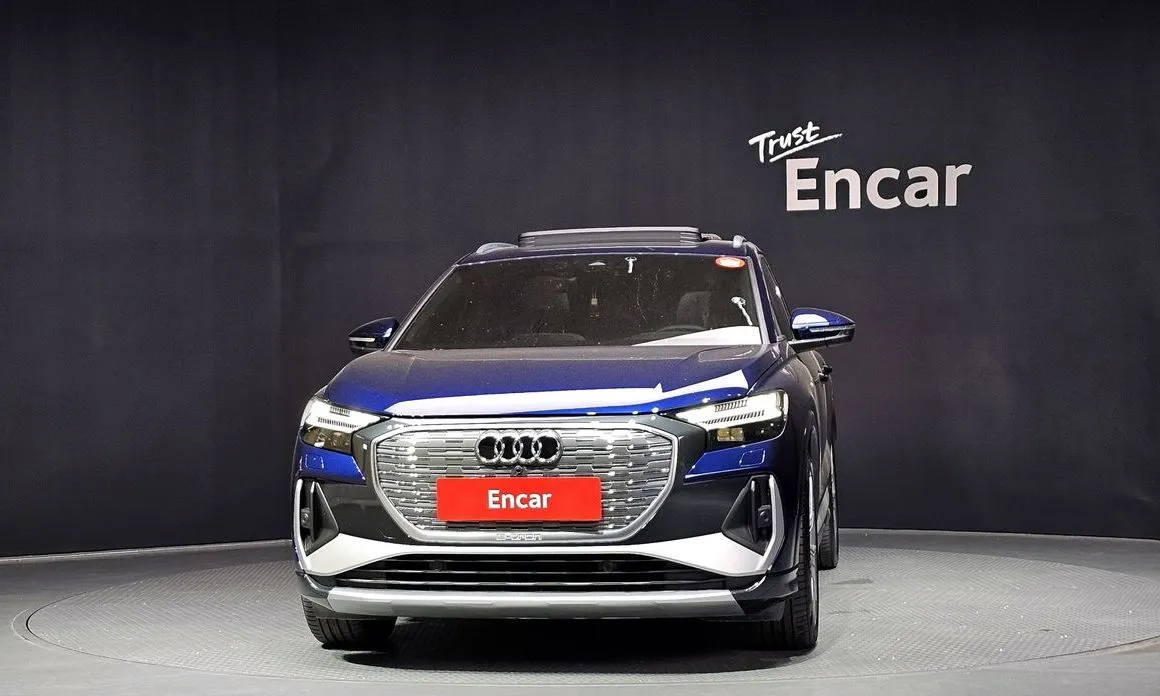 Audi Q4 e-tron — фото 7