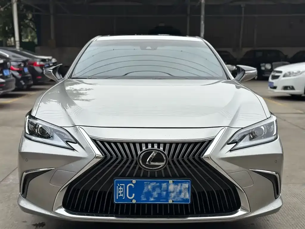 Lexus ES — фото 9