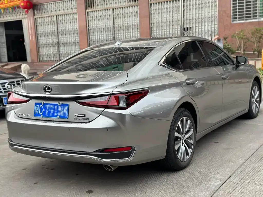 Lexus ES — фото 4