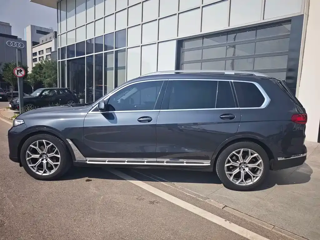 BMW X7 — фото 6