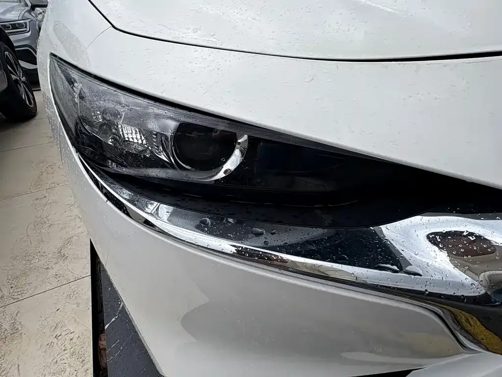 Mazda 3 Axela — фото 4