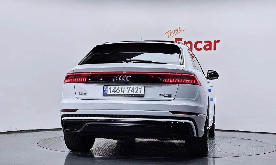Audi Q8 — фото 8