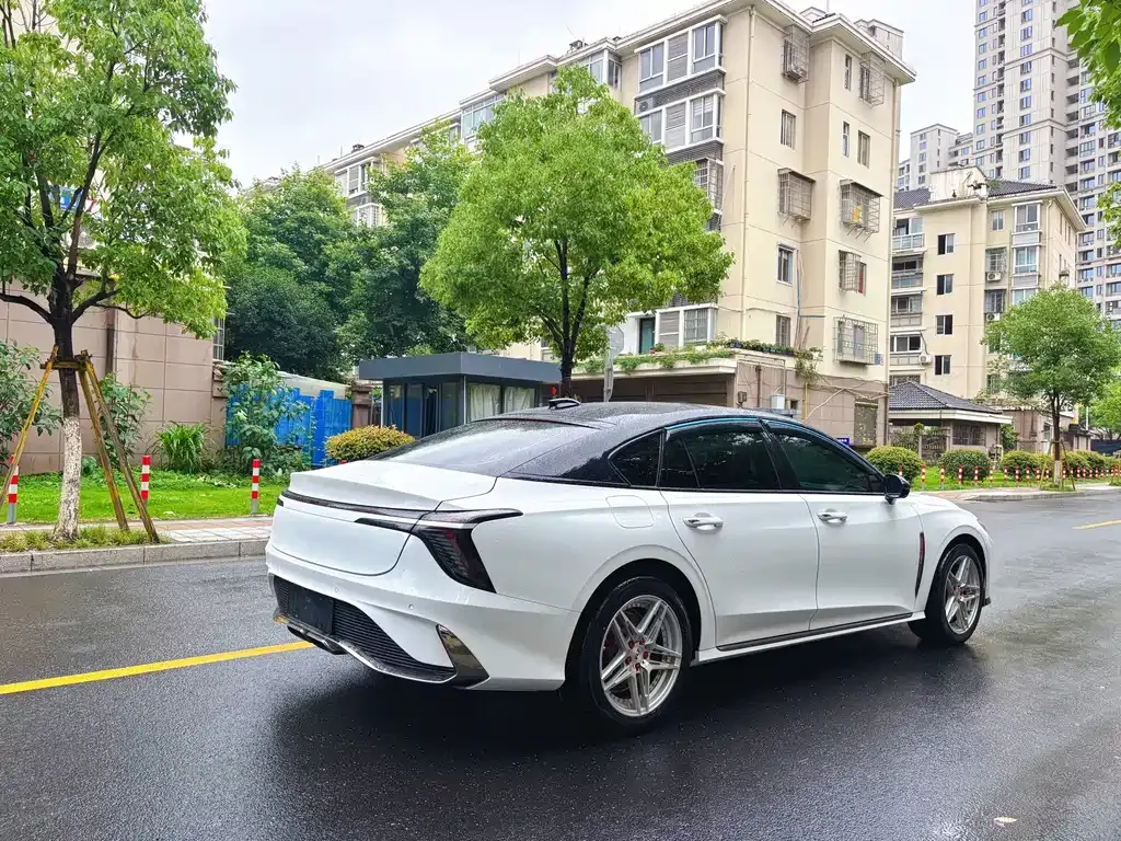 Hongqi H6 — фото 6