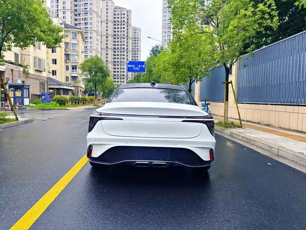 Hongqi H6 — фото 9