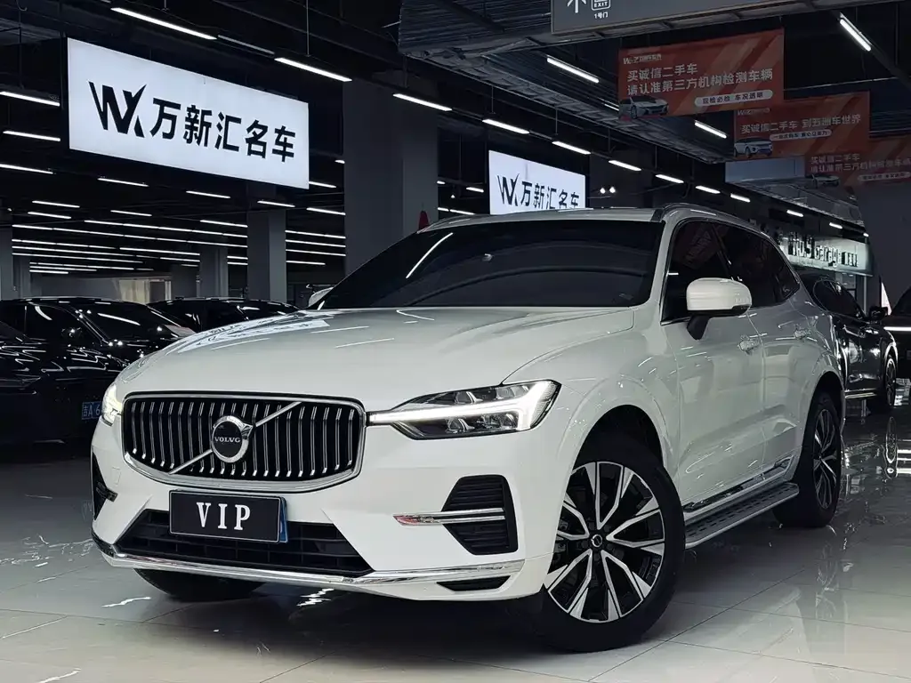 Volvo XC60 — фото 1
