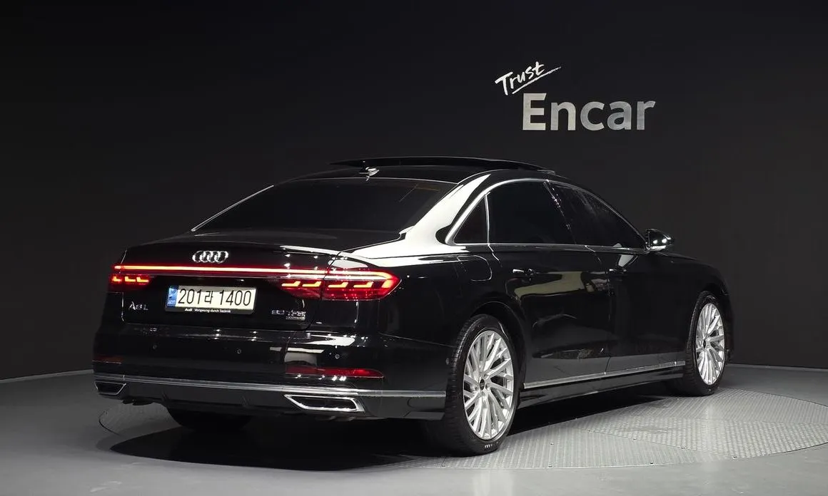 Audi A8 — фото 3