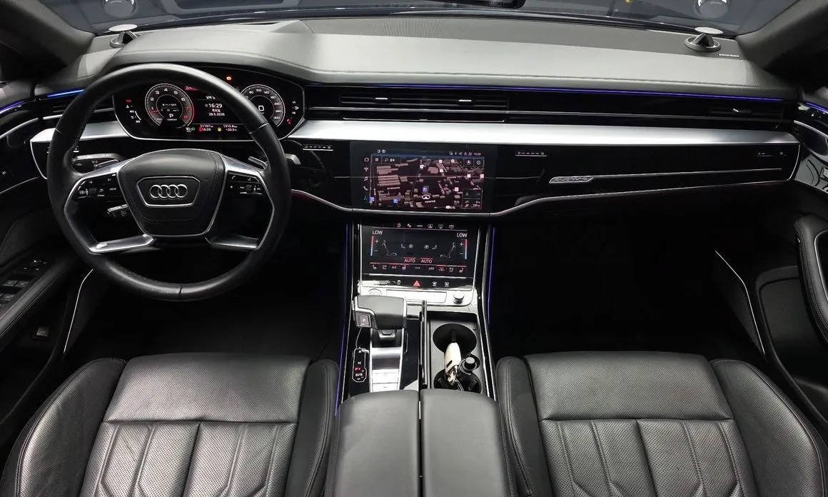 Audi A8 — фото 10