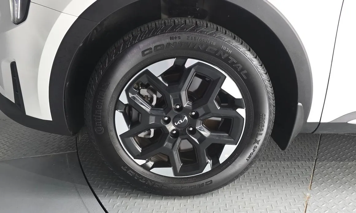 Kia Sorento — фото 6