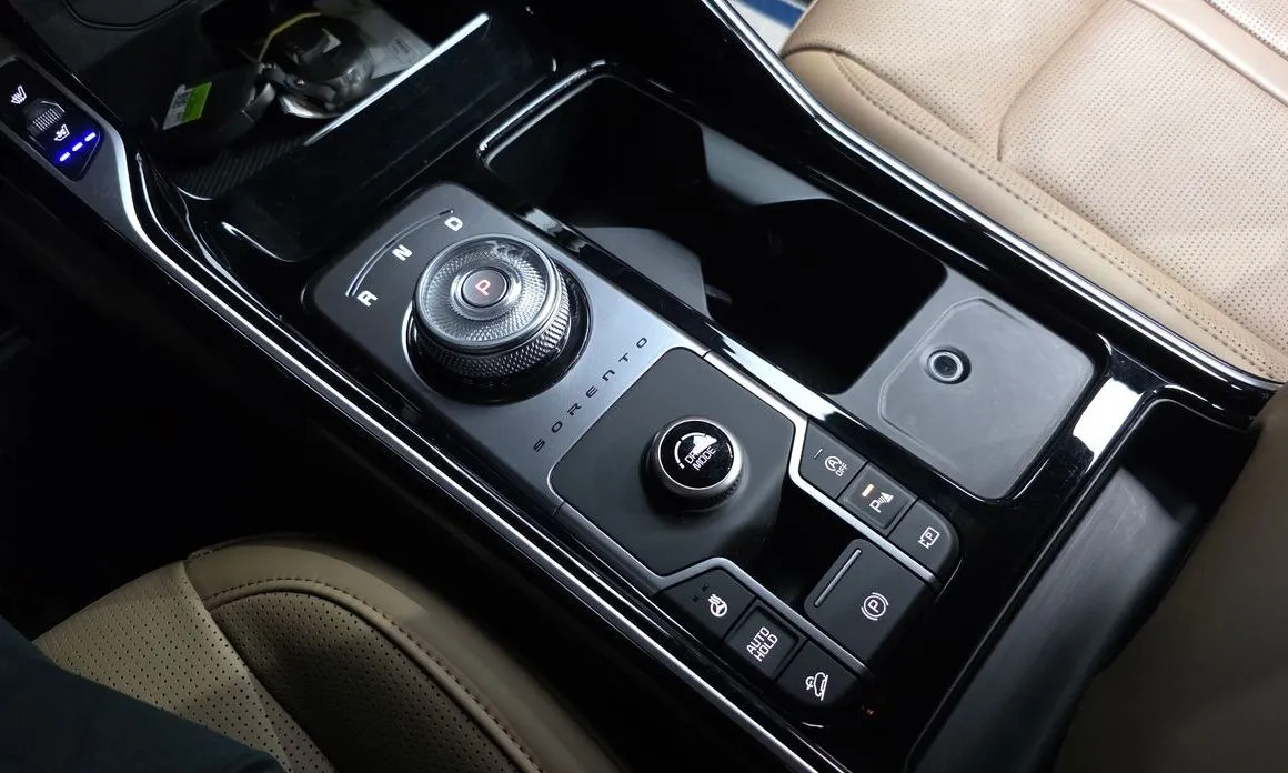 Kia Sorento — фото 10