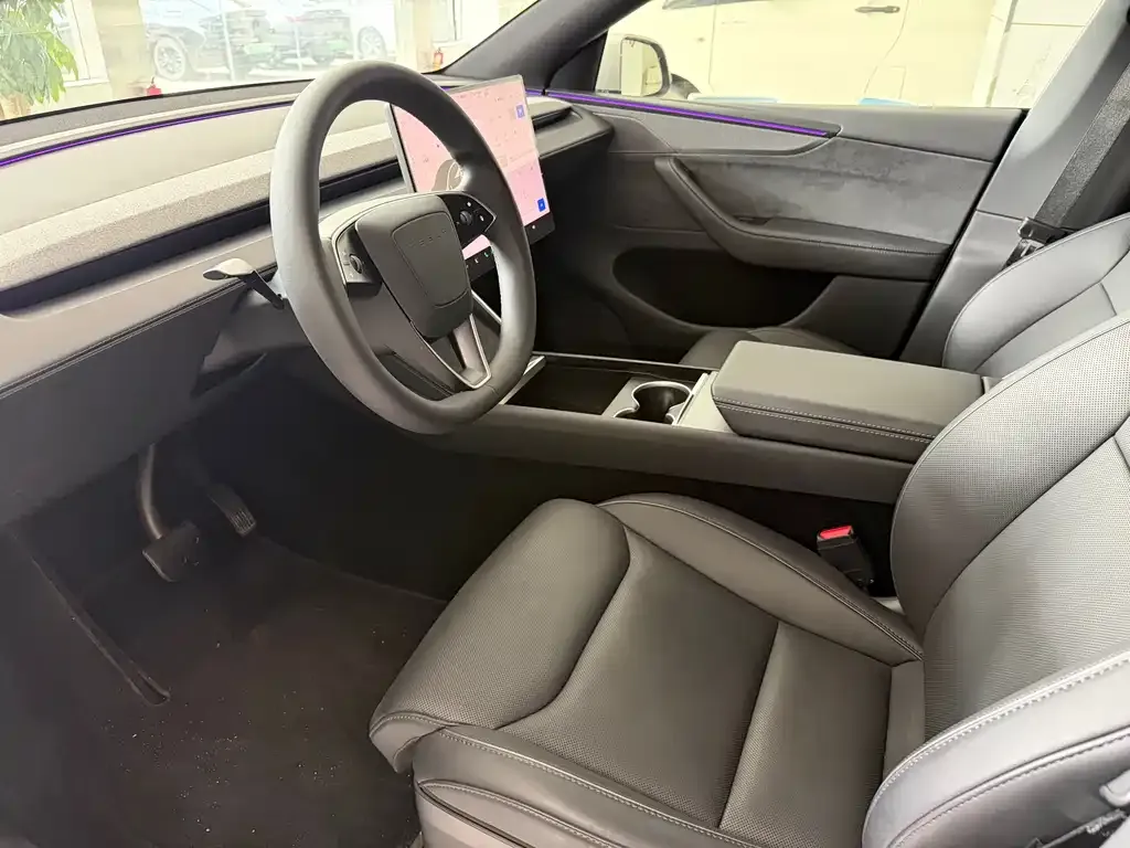 Tesla Model Y L — фото 3
