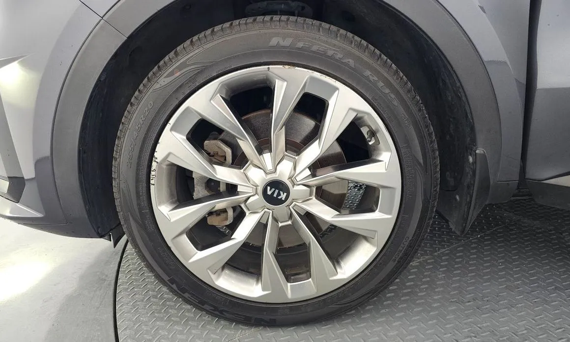 Kia Sorento — фото 9