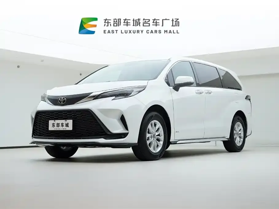 Toyota Granvia — фото 1