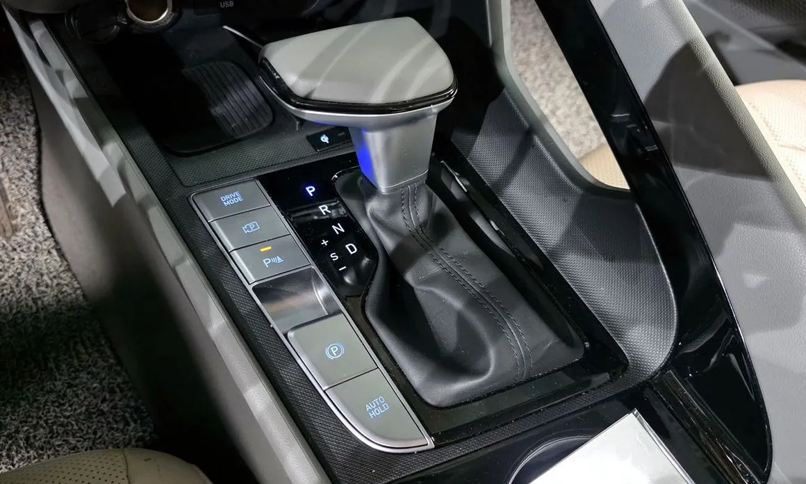 Hyundai AVANTE — фото 9