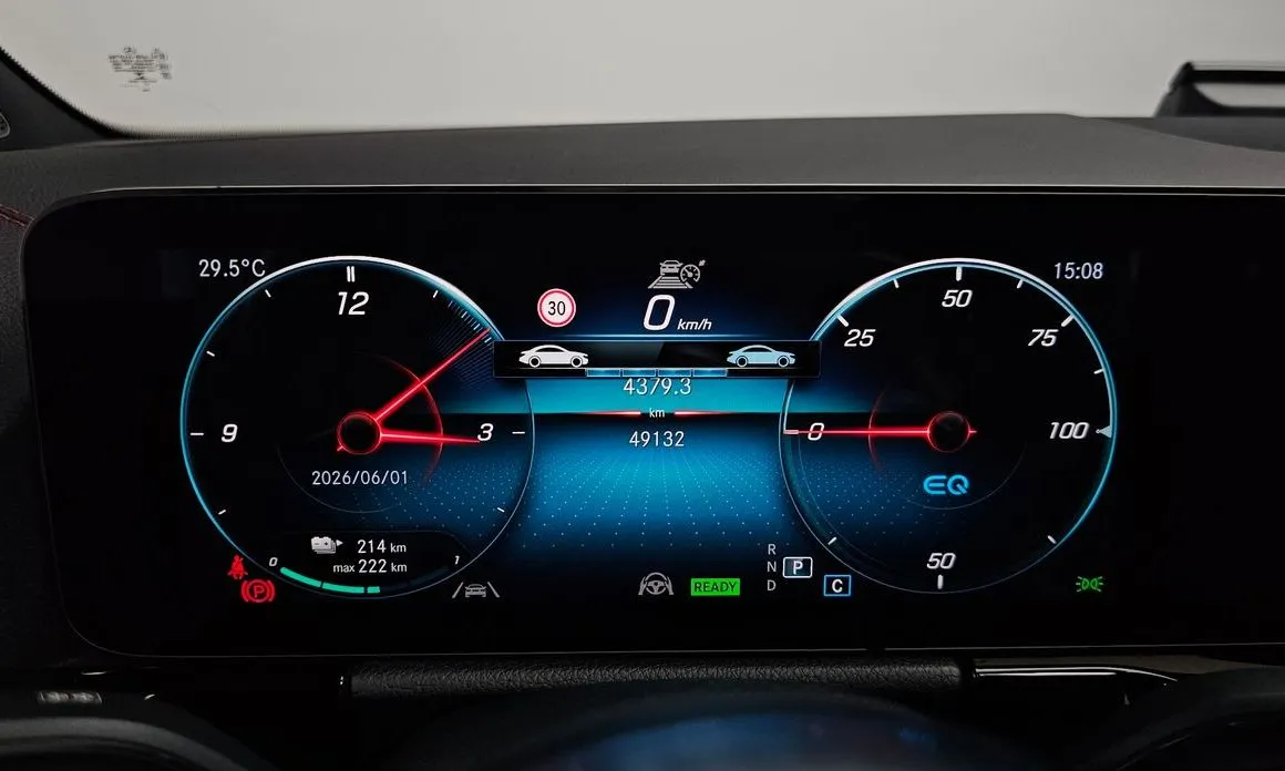 Mercedes-Benz EQA — фото 2