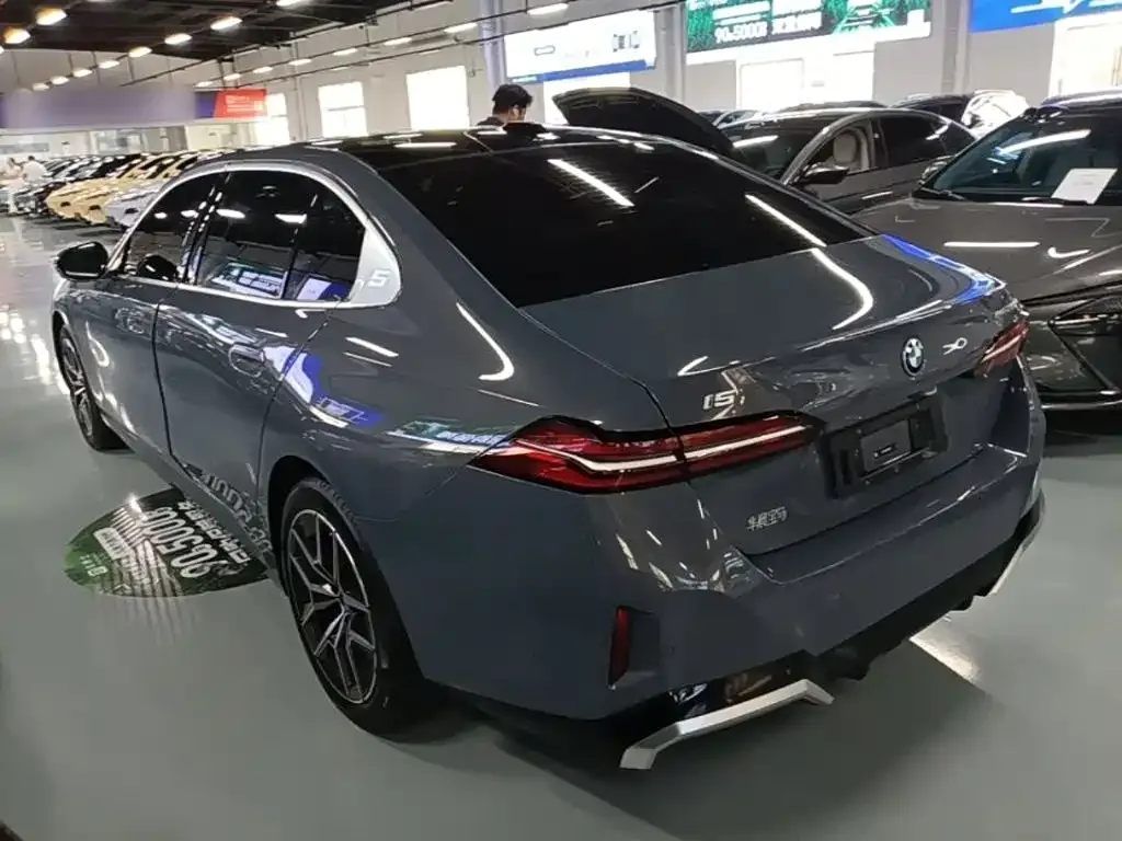 BMW i5 — фото 9