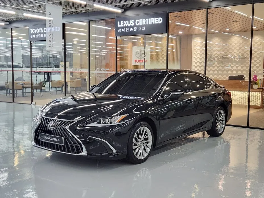 Lexus ES — фото 1