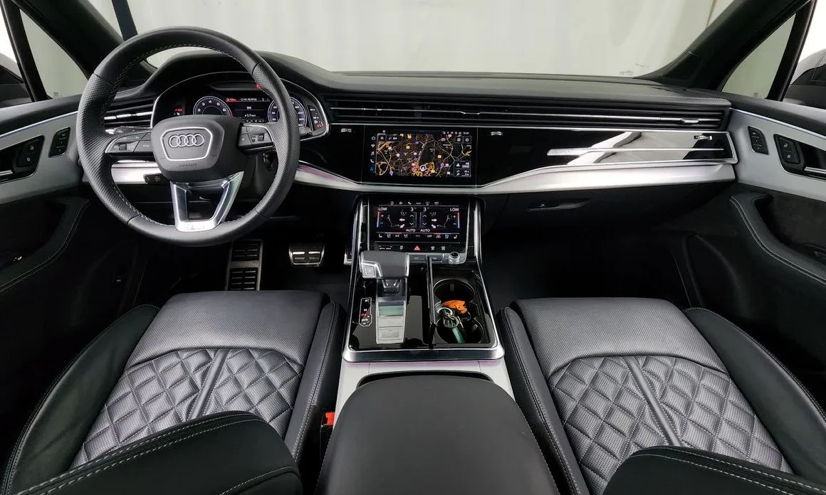 Audi Q7 — фото 10
